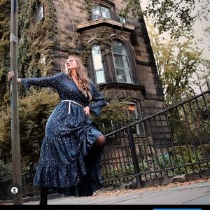 GLORY OF LOVE STAR PRINTED MAXI DRESS IN NAVY